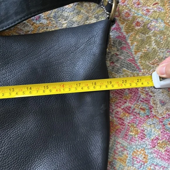 Gorgeous vintage Lucky Brand leather bag with matching pouch adjustable strap - Picture 7 of 8